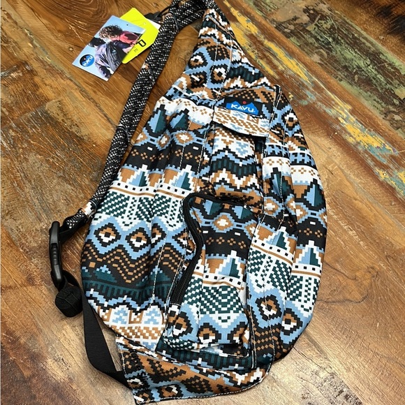 Kavu Handbags - NWT Kavu Rope Sling Bag-Chalet Knit